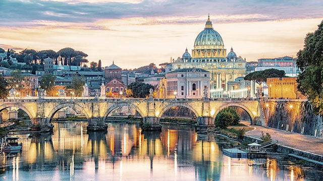 On Good Friday, Vatican preacher says authentic intelligence is found in self-giving love